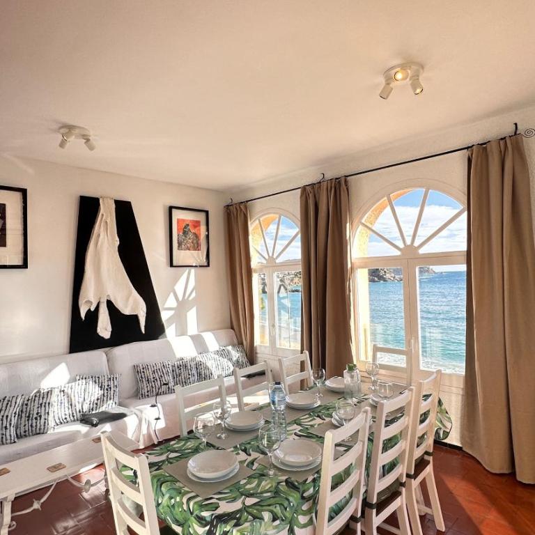 Apartamento con jardín a 11 metros de la playa. CG. - Apartamento - 76