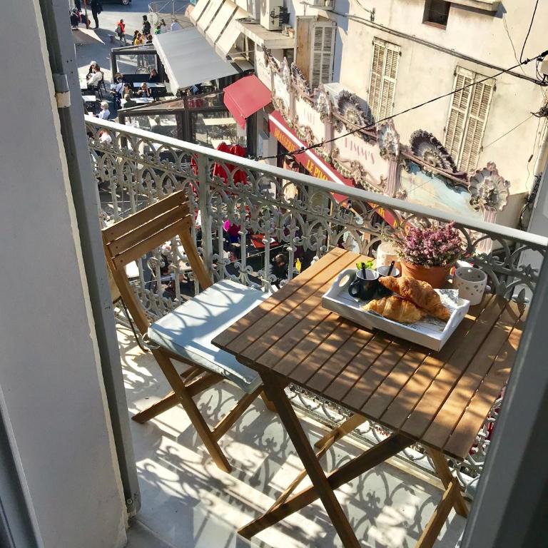 Balcony in Heart of Old Antibes, AC, View - Appartement avec Balcon - 2
