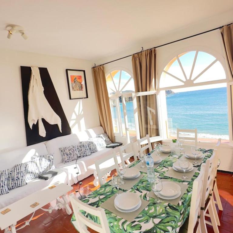 Apartamento con jardín a 11 metros de la playa. CG. - Apartamento - 79
