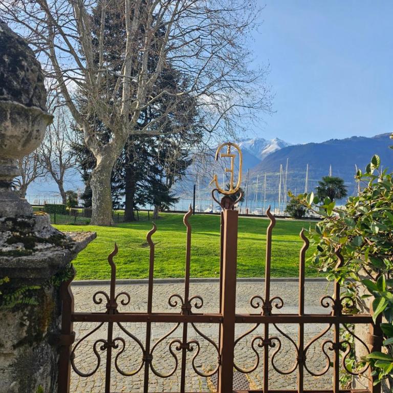 Villa Lago Groundfloor Lakefront Beach Garden Bike&Boat& Scooter Lake Como - Appartamento con 2 Camere da Letto - 4