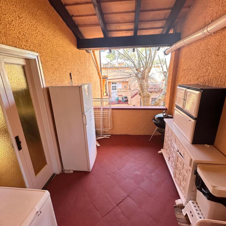 Apartamento con jardín a 11 metros de la playa. CG. - Apartamento - 84