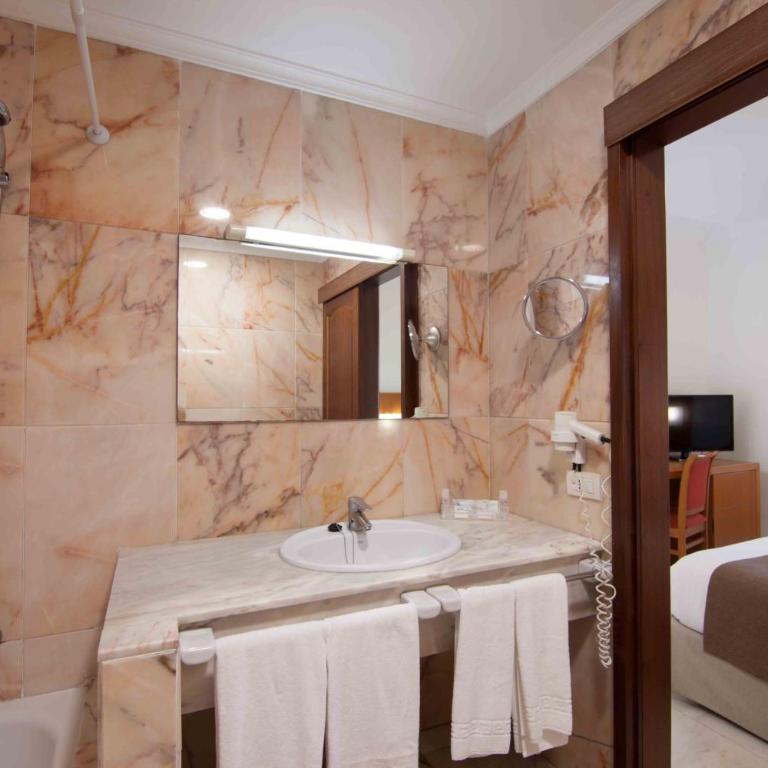 Hotel Principe Paz - Habitación Doble Pequeña - 5