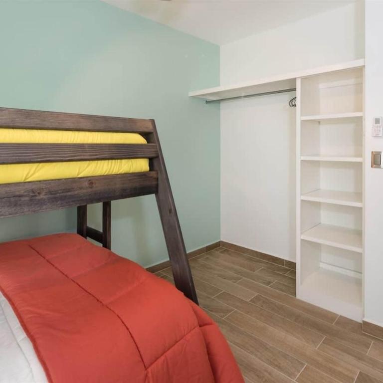 Contemporary In-Town Home with Pool Casa Cactus - Apartment - 13