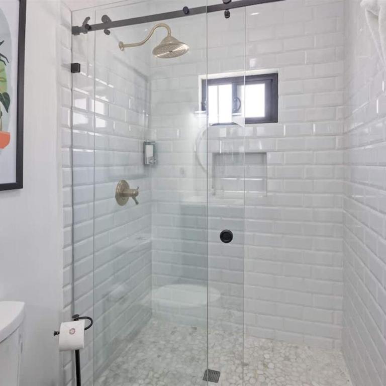 Contemporary In-Town Home with Pool Casa Cactus - Apartment - 24