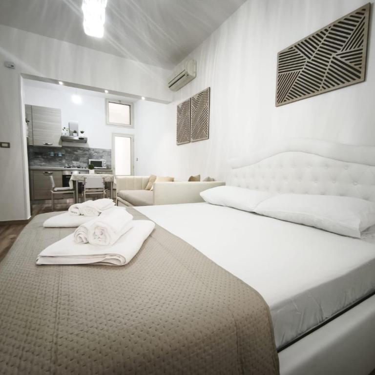 B&B Ampelea - Camera Quadrupla con Bagno Privato Esterno - 1