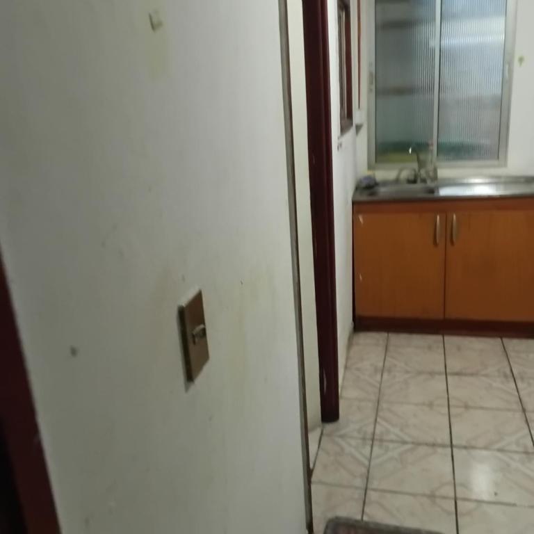 Asenjo Paola - Economy Triple Room with Shared Bathroom - 1