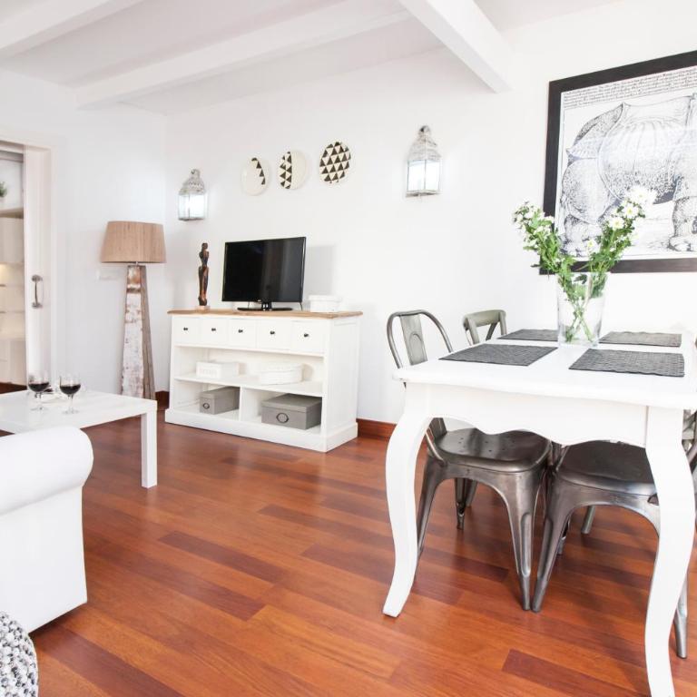 Fantastic Penthouse Malaga Center - Apartment with Terrace - 25