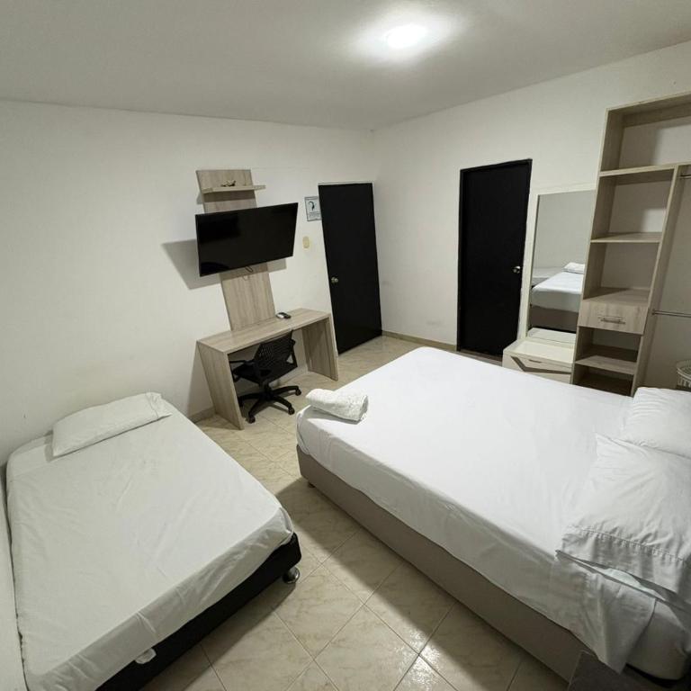 Hotel y Piscina Villa Maria Uribia - Standard Triple Room - 2