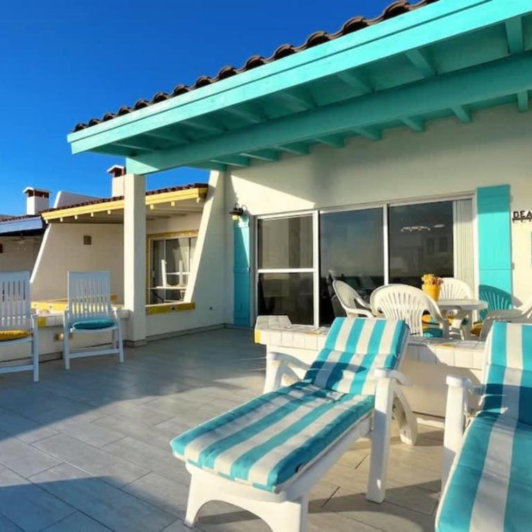 Cozy & Colorful Beachfront Condo Las Olas I 28 - Apartamento - 11