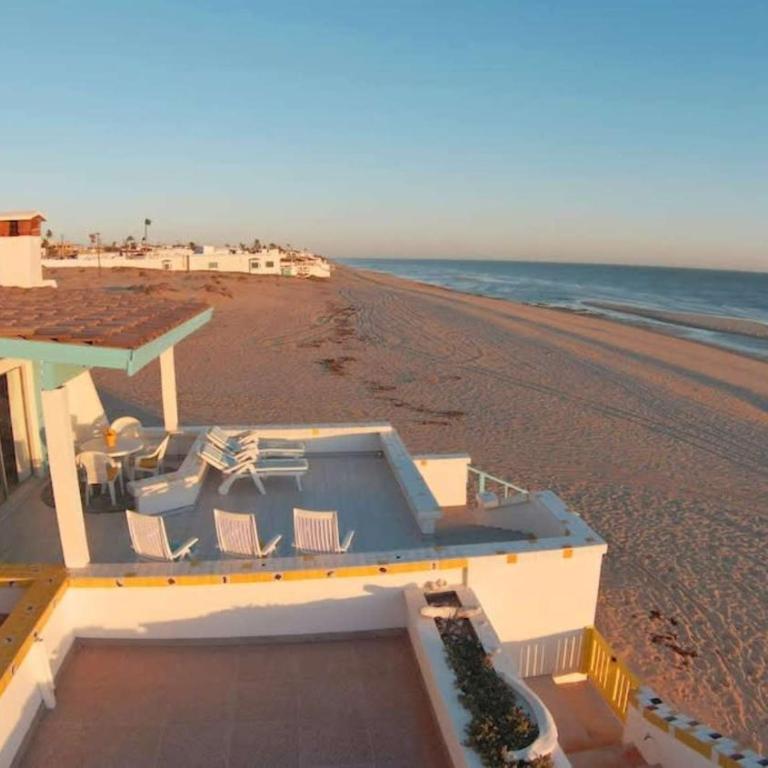 Cozy & Colorful Beachfront Condo Las Olas I 28 - Apartamento - 29