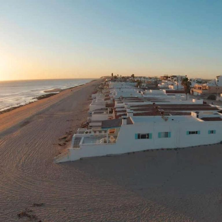 Cozy & Colorful Beachfront Condo Las Olas I 28 - Apartamento - 30