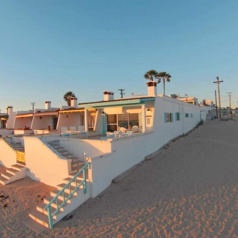 Cozy & Colorful Beachfront Condo Las Olas I 28 - Apartamento - 32