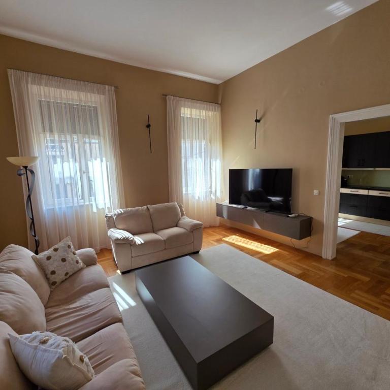 Faraon - One-Bedroom Apartment - 1