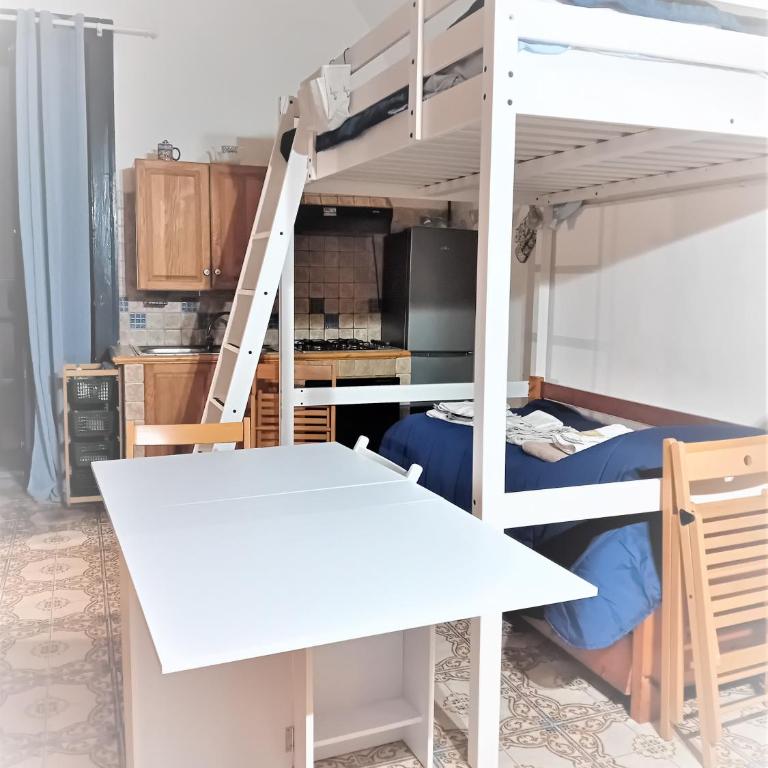 Lovely Sea - Two-Bedroom House - 1