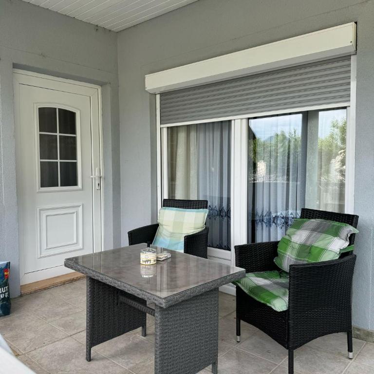 Apartman Deluxe Holiday - Two-Bedroom Apartment - 1
