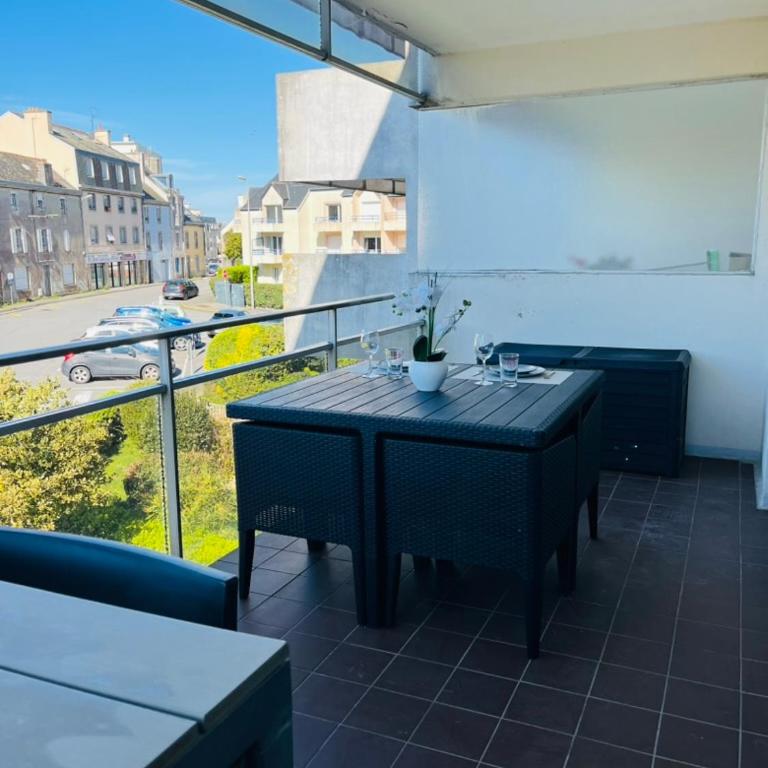 De la mer à la ville - One-Bedroom Apartment - 13