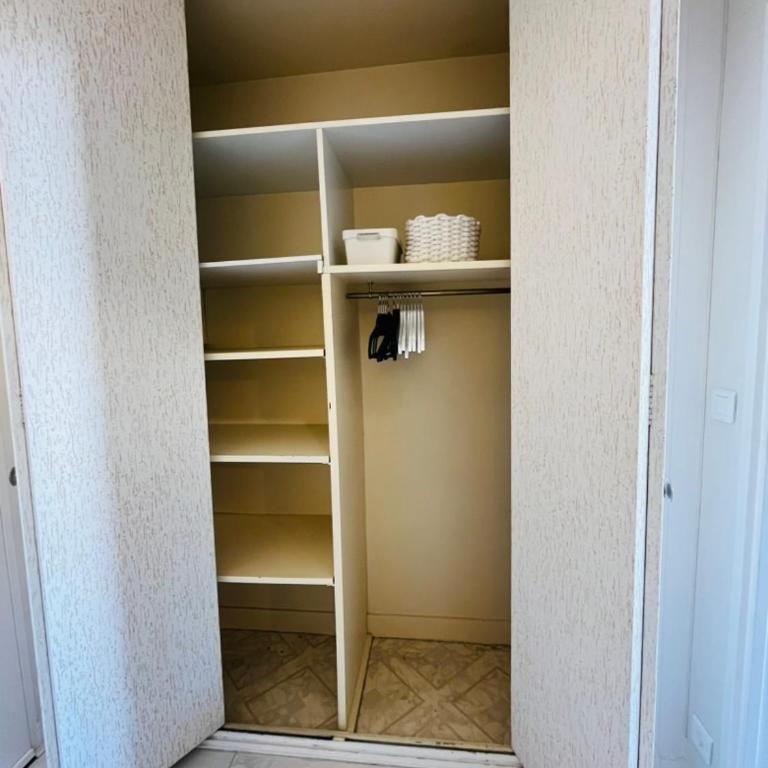 De la mer à la ville - One-Bedroom Apartment - 18