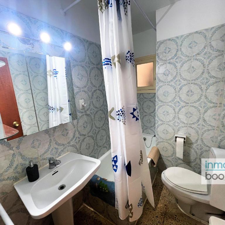 Beach Pineda 3 ,climatizado, piscina y playa - Three-Bedroom Apartment with View - 4