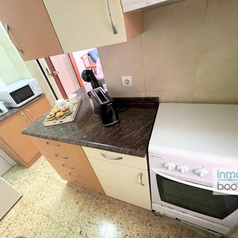 Beach Pineda 3 ,climatizado, piscina y playa - Three-Bedroom Apartment with View - 5