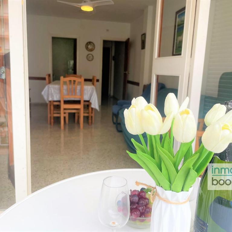 Beach Pineda 3 ,climatizado, piscina y playa - Three-Bedroom Apartment with View - 15