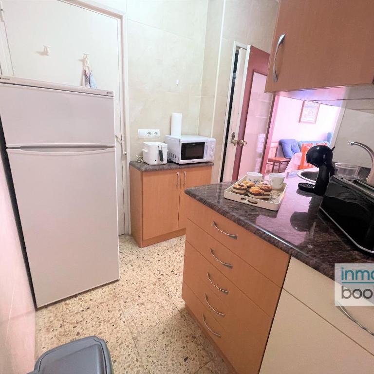 Beach Pineda 3 ,climatizado, piscina y playa - Three-Bedroom Apartment with View - 17