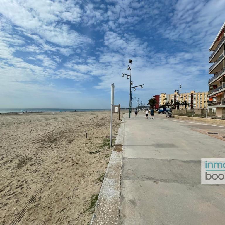 Beach Pineda 3 ,climatizado, piscina y playa - Three-Bedroom Apartment with View - 22