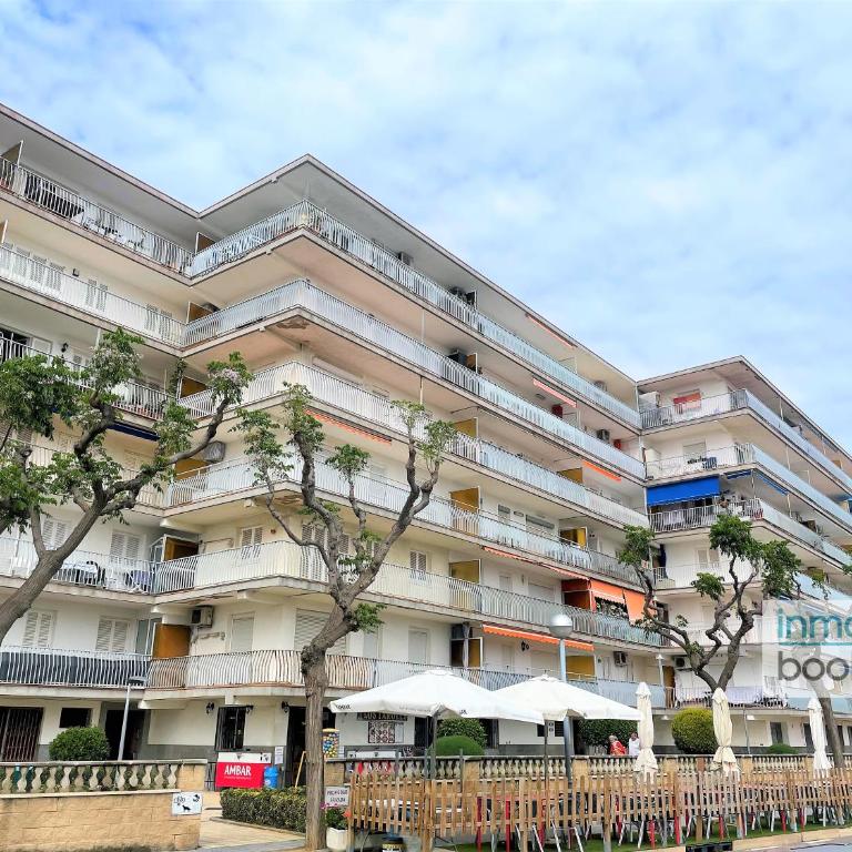Beach Pineda 3 ,climatizado, piscina y playa - Three-Bedroom Apartment with View - 27