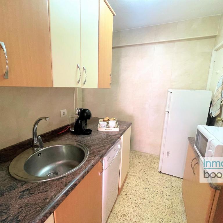 Beach Pineda 3 ,climatizado, piscina y playa - Three-Bedroom Apartment with View - 29