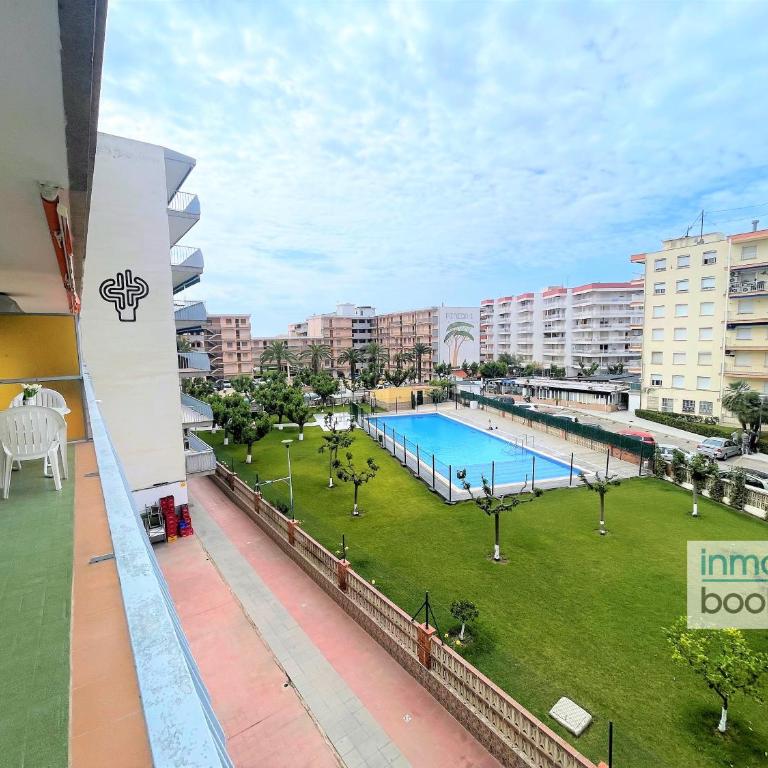 Beach Pineda 3 ,climatizado, piscina y playa - Three-Bedroom Apartment with View - 41