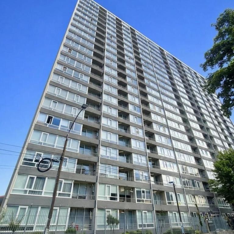 Dpto Central - Three-Bedroom Apartment - 2