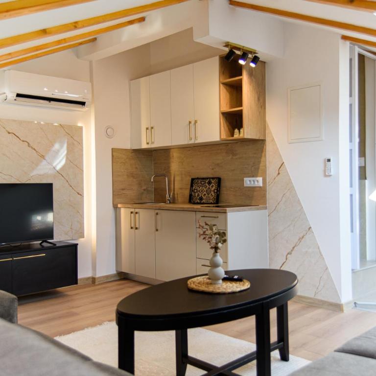 Carmen Old Town Apartments - Loft - 1