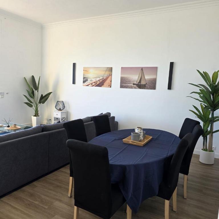 3BR Sea View Apartment Private Terrace Steps to Old Town & Palais - Appartement - 17