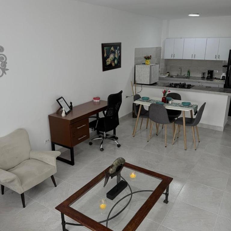 Hermoso apart de 72 con 2 Hab Cerca al Estadio - clinica Imbanaco - Two-Bedroom Apartment - 1