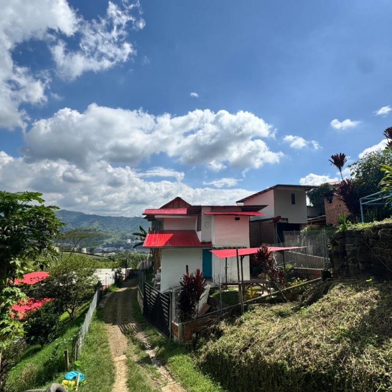Finca Cafetera con Vista a las Montañas - Cerca de Pereira - Casa - 13