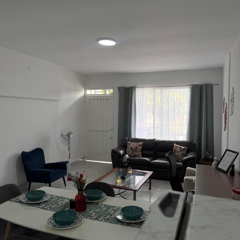Hermoso apart de 72 con 2 Hab Cerca al Estadio - clinica Imbanaco - Two-Bedroom Apartment - 2