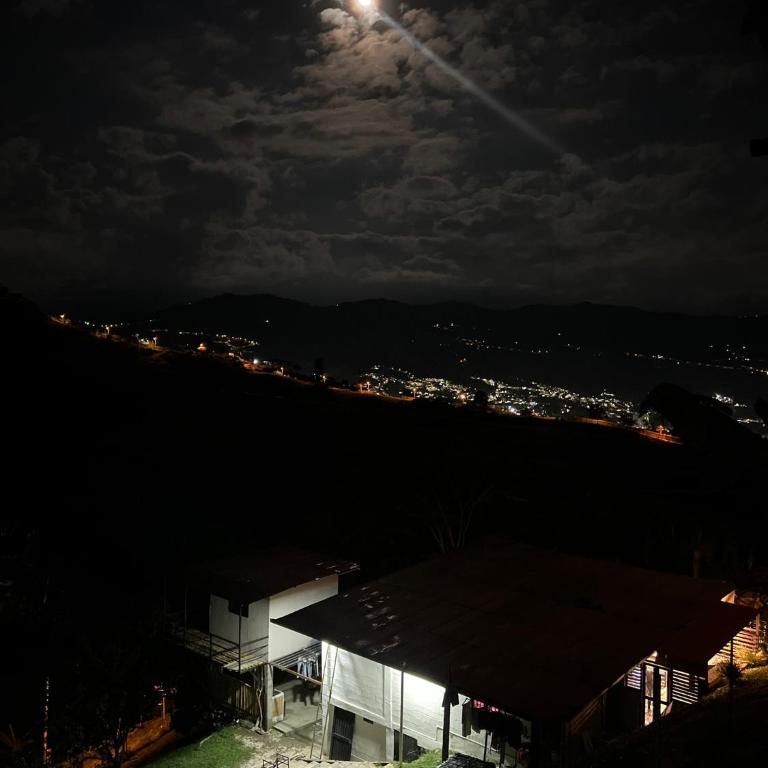 Finca Cafetera con Vista a las Montañas - Cerca de Pereira - Casa - 5