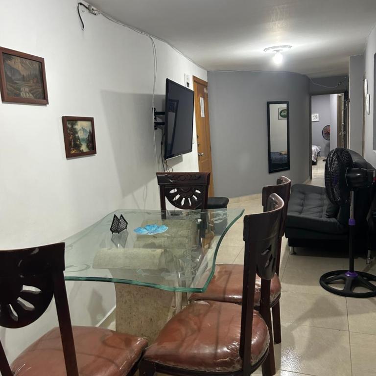Acogedora Casa Cerca Del Graffitour Medellín - Three-Bedroom Apartment - 1