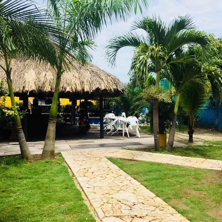Cabaña Playera # 42 - La Boquilla - Five-Bedroom House - 23