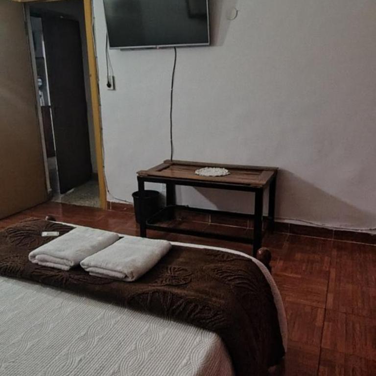 Hostal La Caleta - Triple Room with Bathroom - 6
