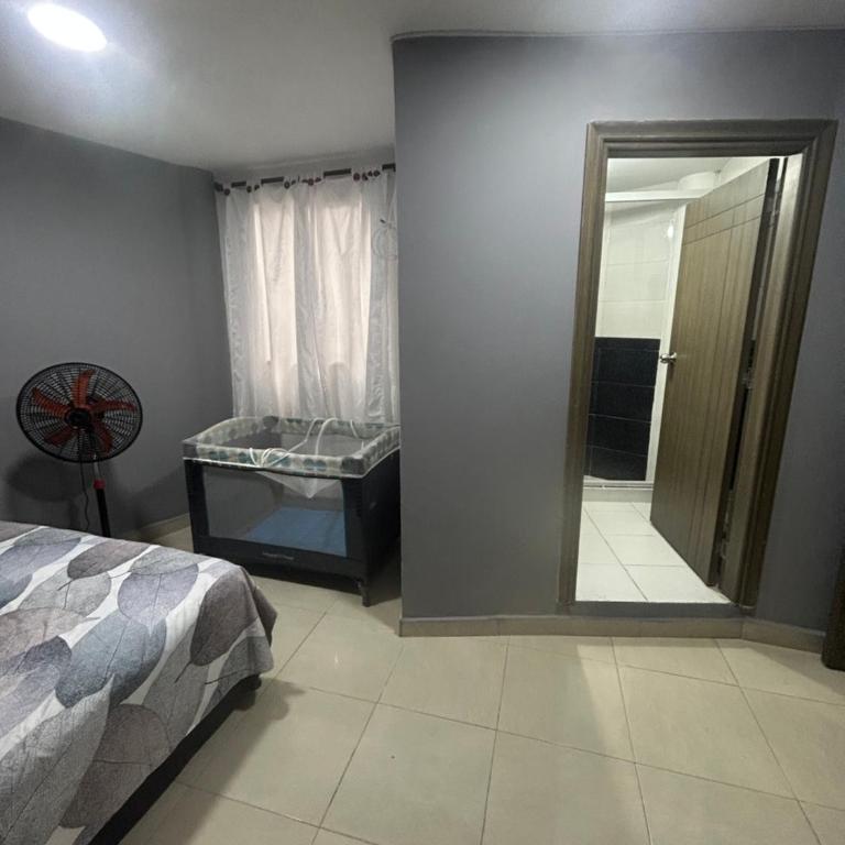 Acogedora Casa Cerca Del Graffitour Medellín - Three-Bedroom Apartment - 13