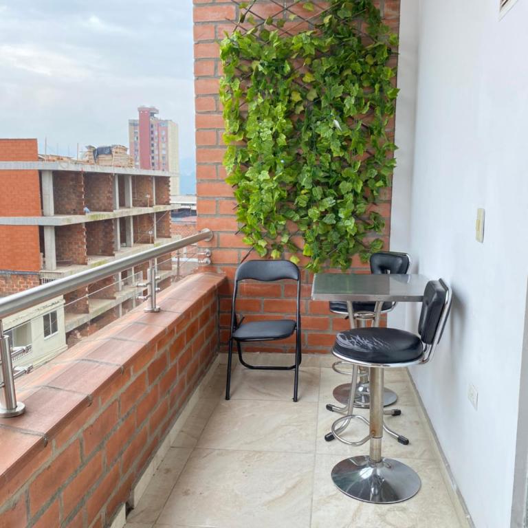 Acogedor loft con vista panorámica en Medellín - Three-Bedroom Apartment - 5