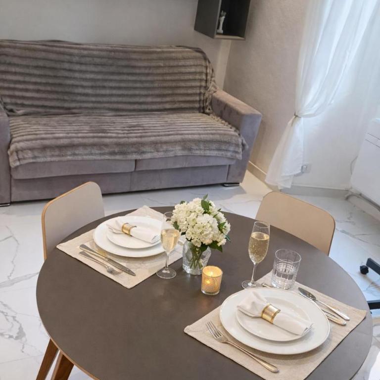 Apartment 1 min to Beach Near Monaco - Air Conditioning WiFi - Appartamento con 1 Camera da Letto - 1