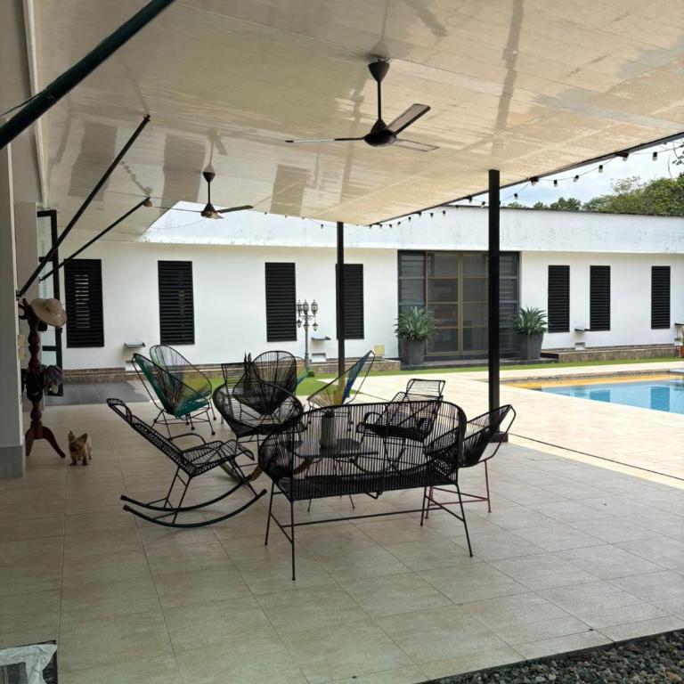 La Carolina - Four-Bedroom House - 2