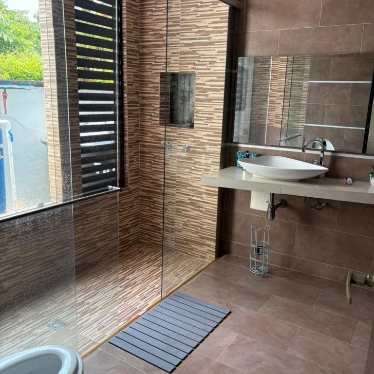La Carolina - Four-Bedroom House - 6