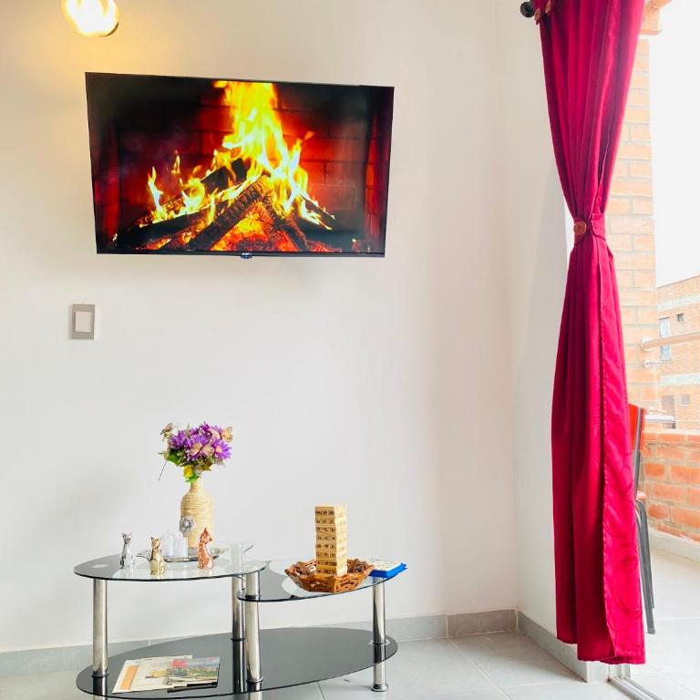 Acogedor loft con vista panorámica en Medellín - Three-Bedroom Apartment - 3