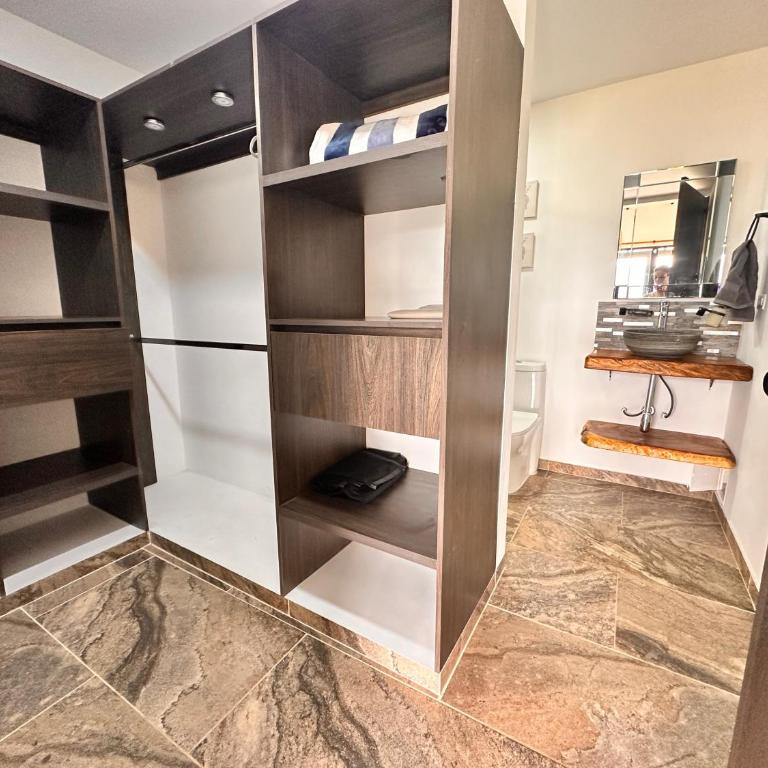 Finca Villa AlCon - Hostel - Deluxe Double Room with Balcony - 5
