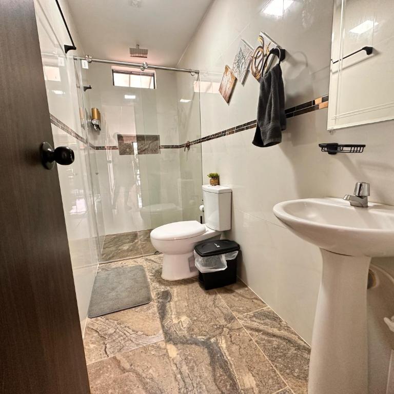 Finca Villa AlCon - Hostel - Family Room with Shared Bathroom - 1