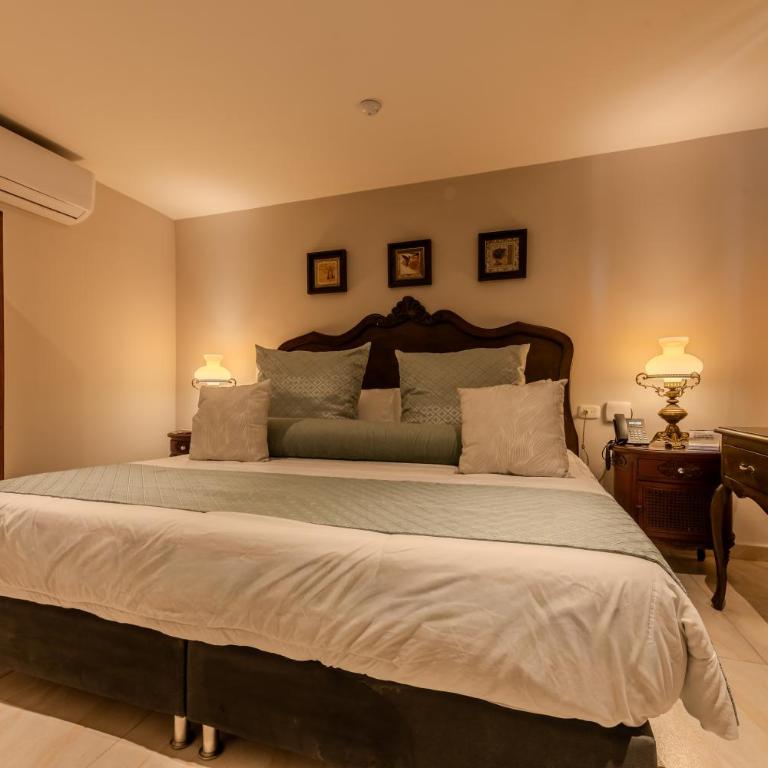 Hotel Dorado Plaza Boutique Calle del Arsenal - Deluxe Double Room with Bath - 3