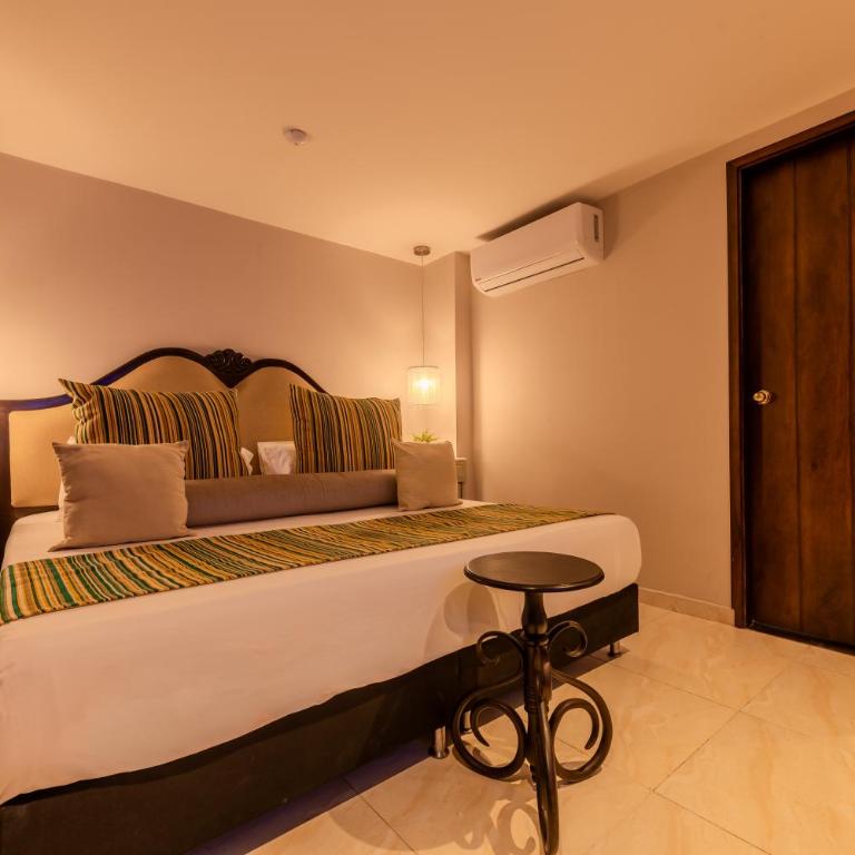 Hotel Dorado Plaza Boutique Calle del Arsenal - Deluxe Double Room with Balcony - 5