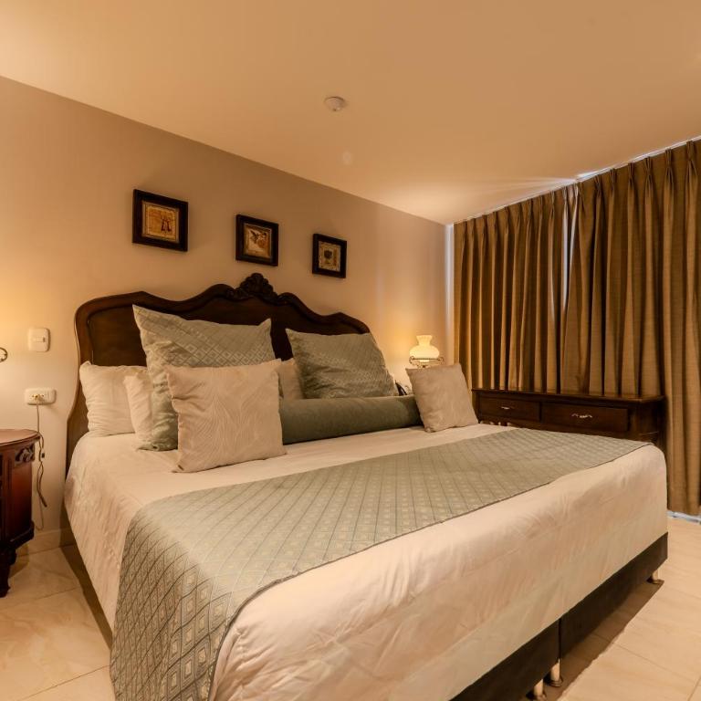 Hotel Dorado Plaza Boutique Calle del Arsenal - Deluxe Double Room with Bath - 4